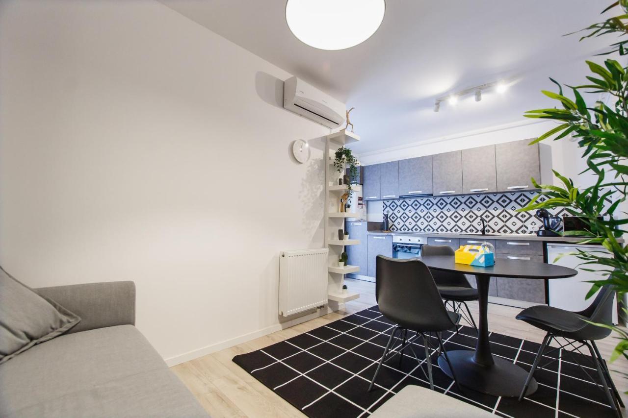 Trendy Apartment Near City Center Oradea Exterior foto