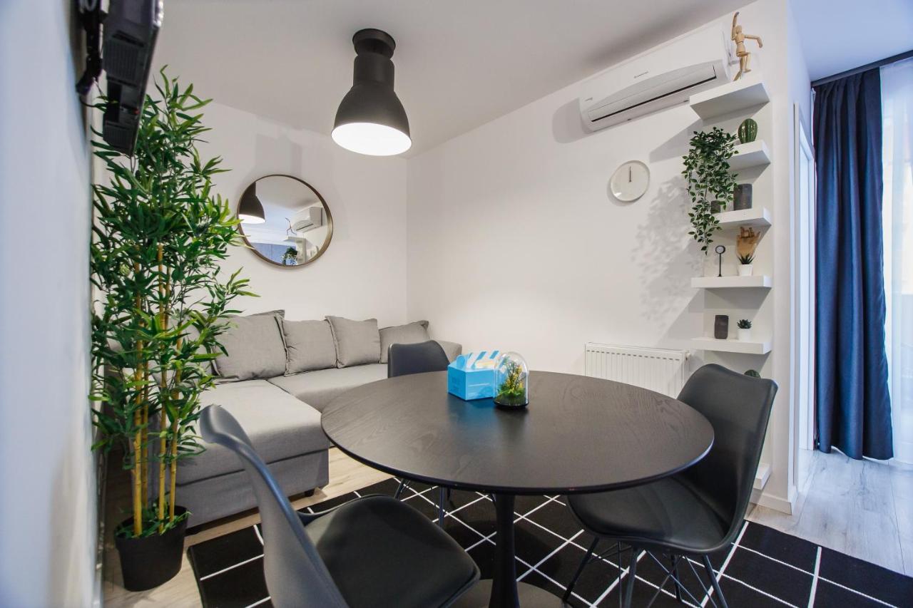 Trendy Apartment Near City Center Oradea Exterior foto