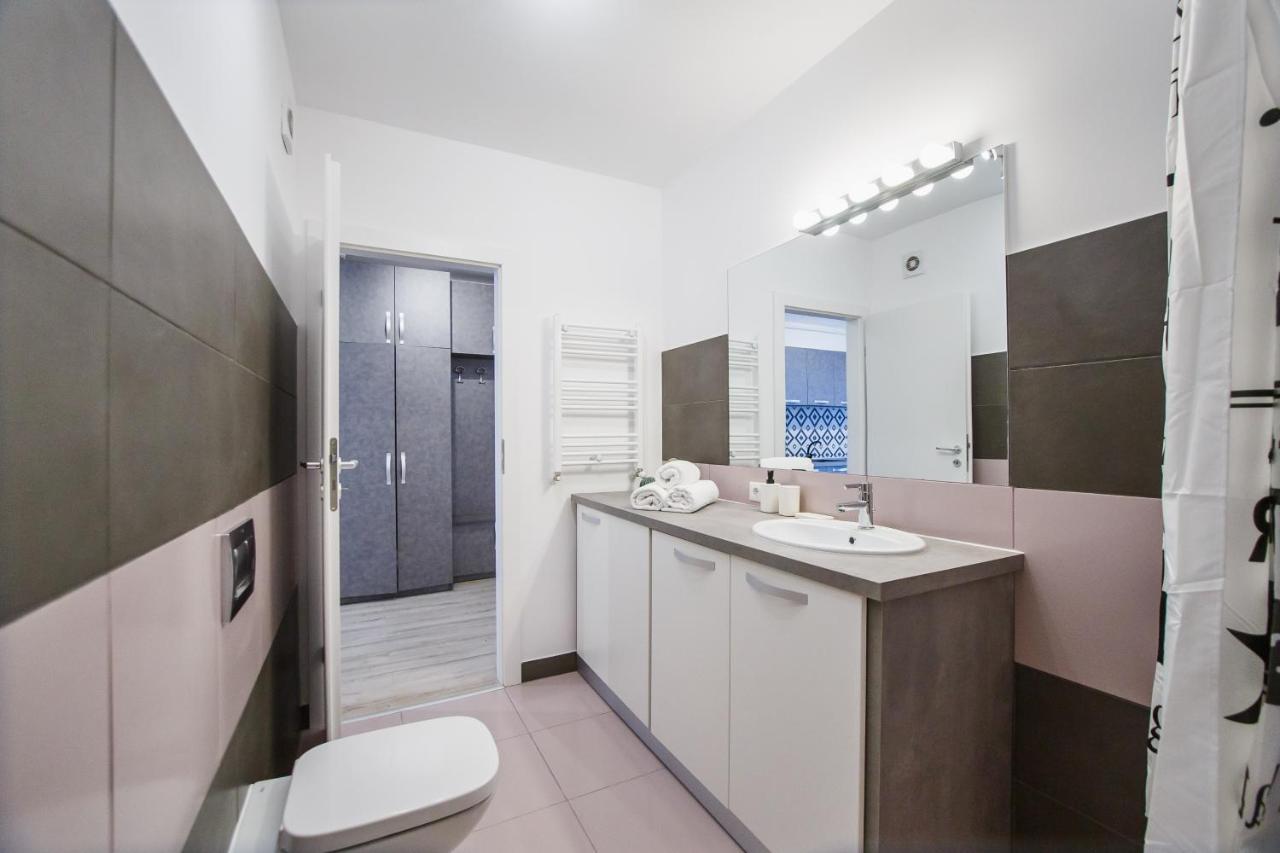 Trendy Apartment Near City Center Oradea Exterior foto